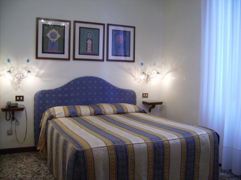 Hotel Hesperia Velence Kültér fotó