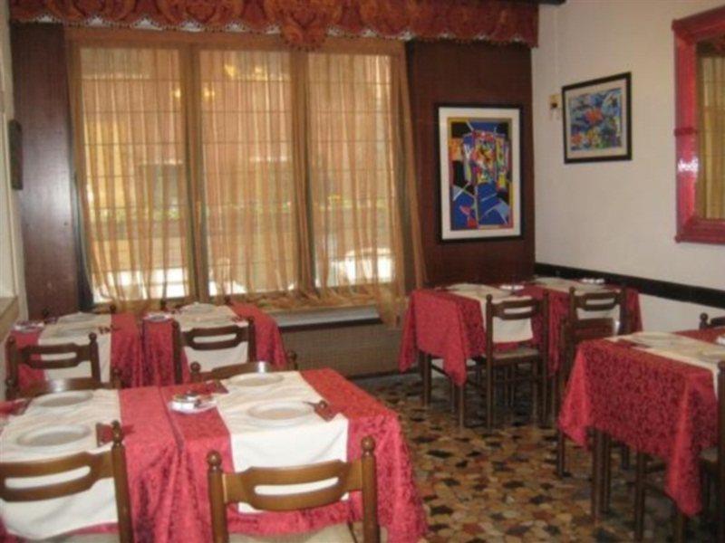 Hotel Hesperia Velence Kültér fotó