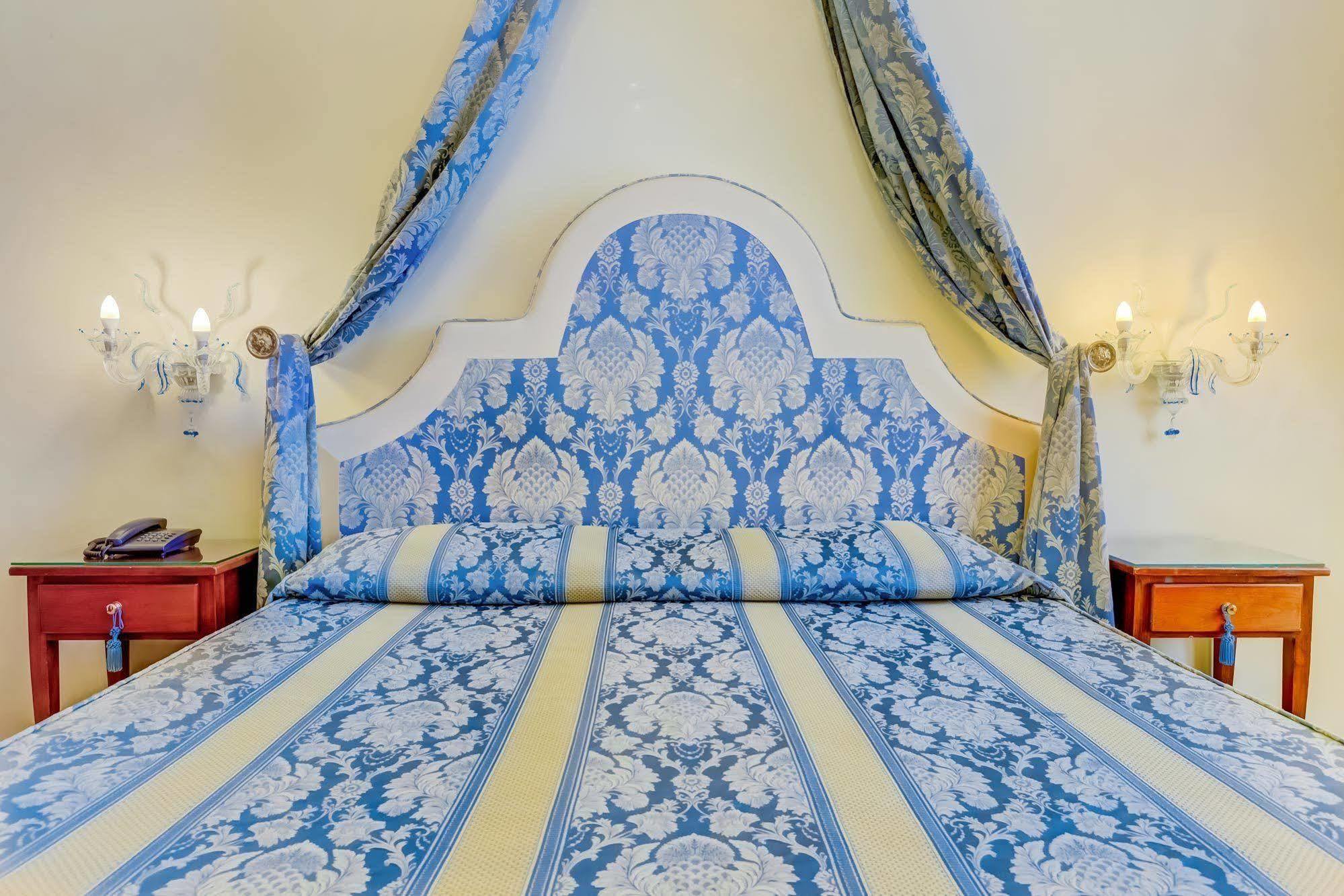 Hotel Hesperia Velence Kültér fotó