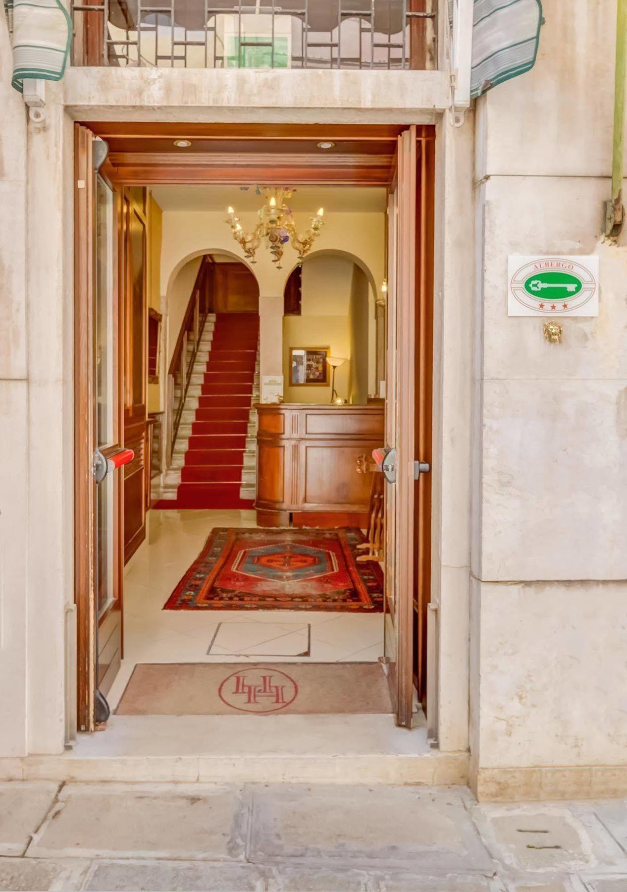 Hotel Hesperia Velence Kültér fotó
